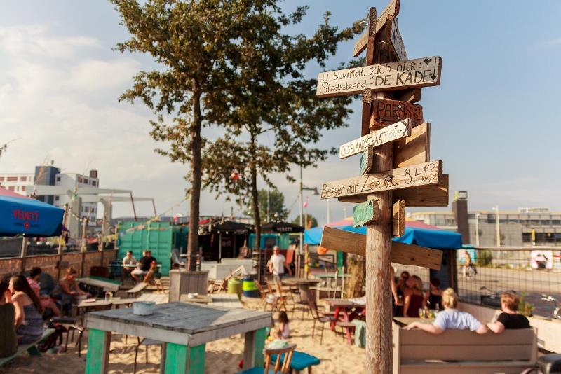 Strand in de stad Alkmaar